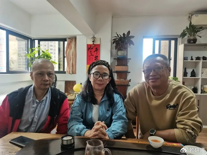 张雪母亲改嫁后成为作家！回应：张雪骑车撞人我赔3万 借给他55万|何琼|世界超级摩托车锦标赛|摩托车|桃林|葡萄牙_新浪体育_新浪新闻